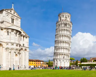 An image of the great Piazza Miracoli in Pisa Italy